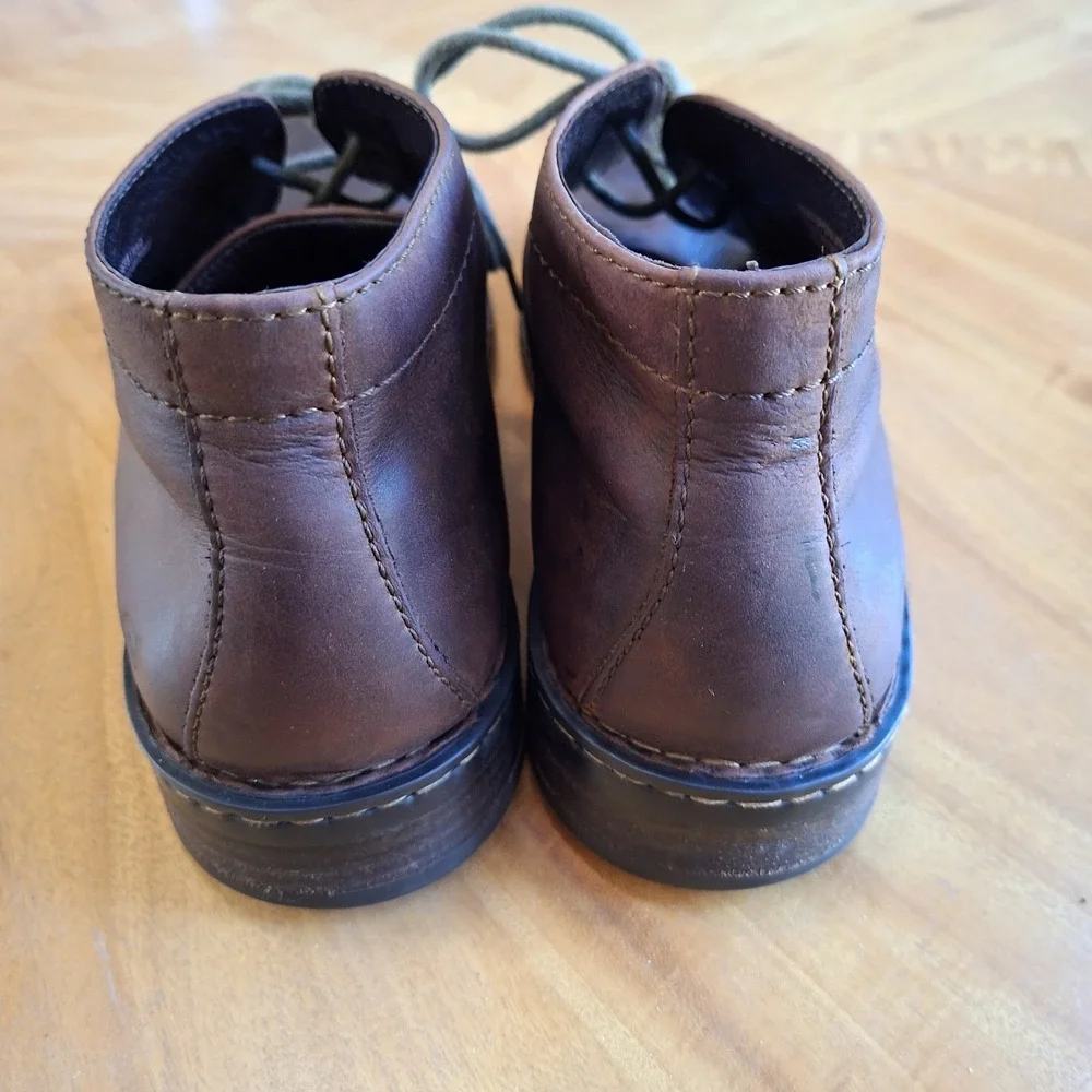 Born Men's Harrison Boot 9.5/43 Canyon Brown Leather Casual Chukka Lace up M9431